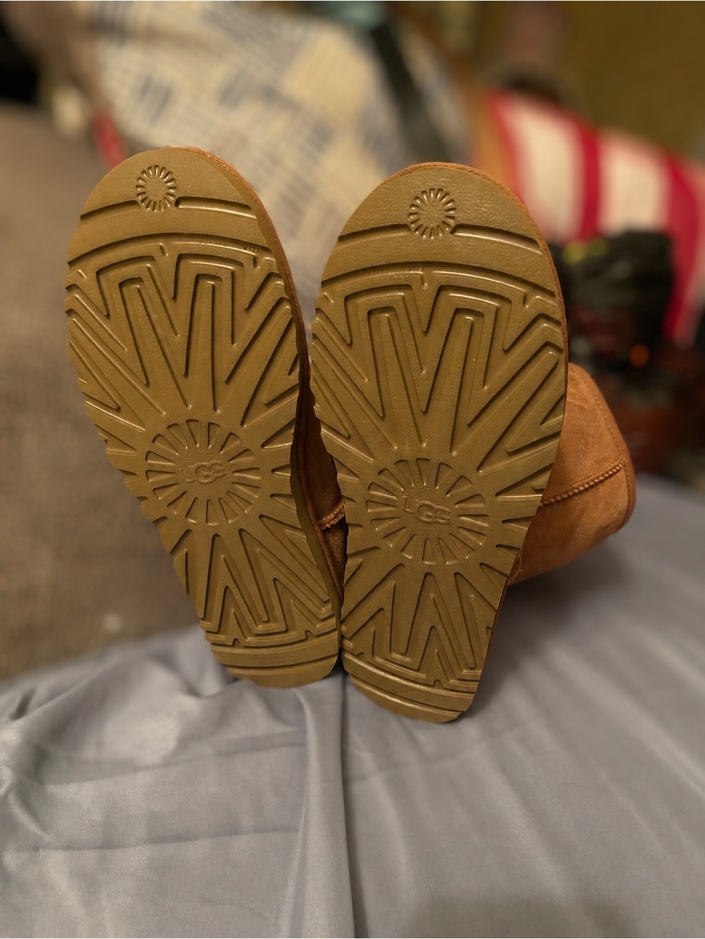 UGG Classic Short Chestnut Suede Winter Boots - Picture 7 of 7
